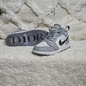 Nike Dior - Size 12.5 "kids"
